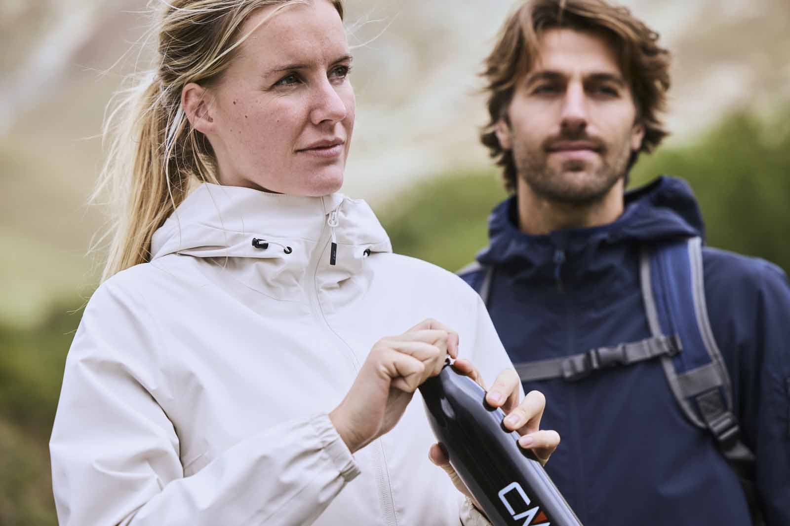 WOMAN JACKET FIX HOOD